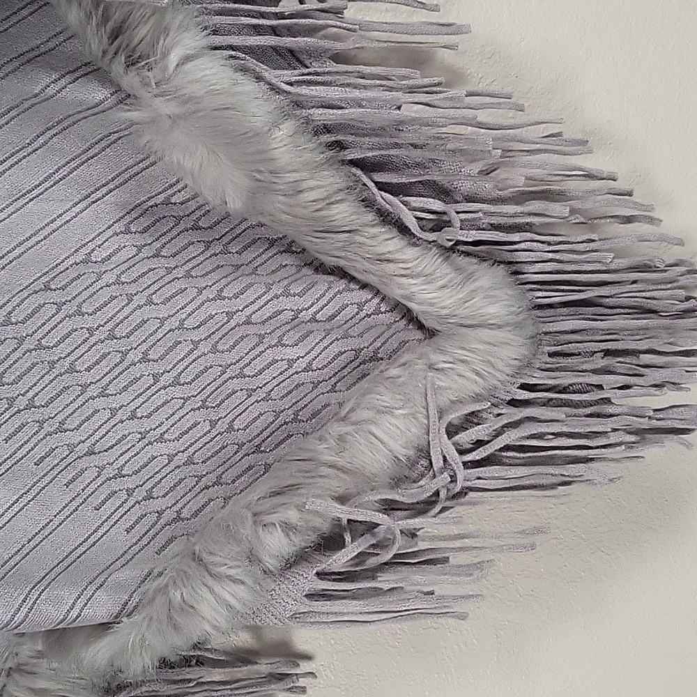 Chic Ruff Poncho One Size Gray - Picture 4 of 10